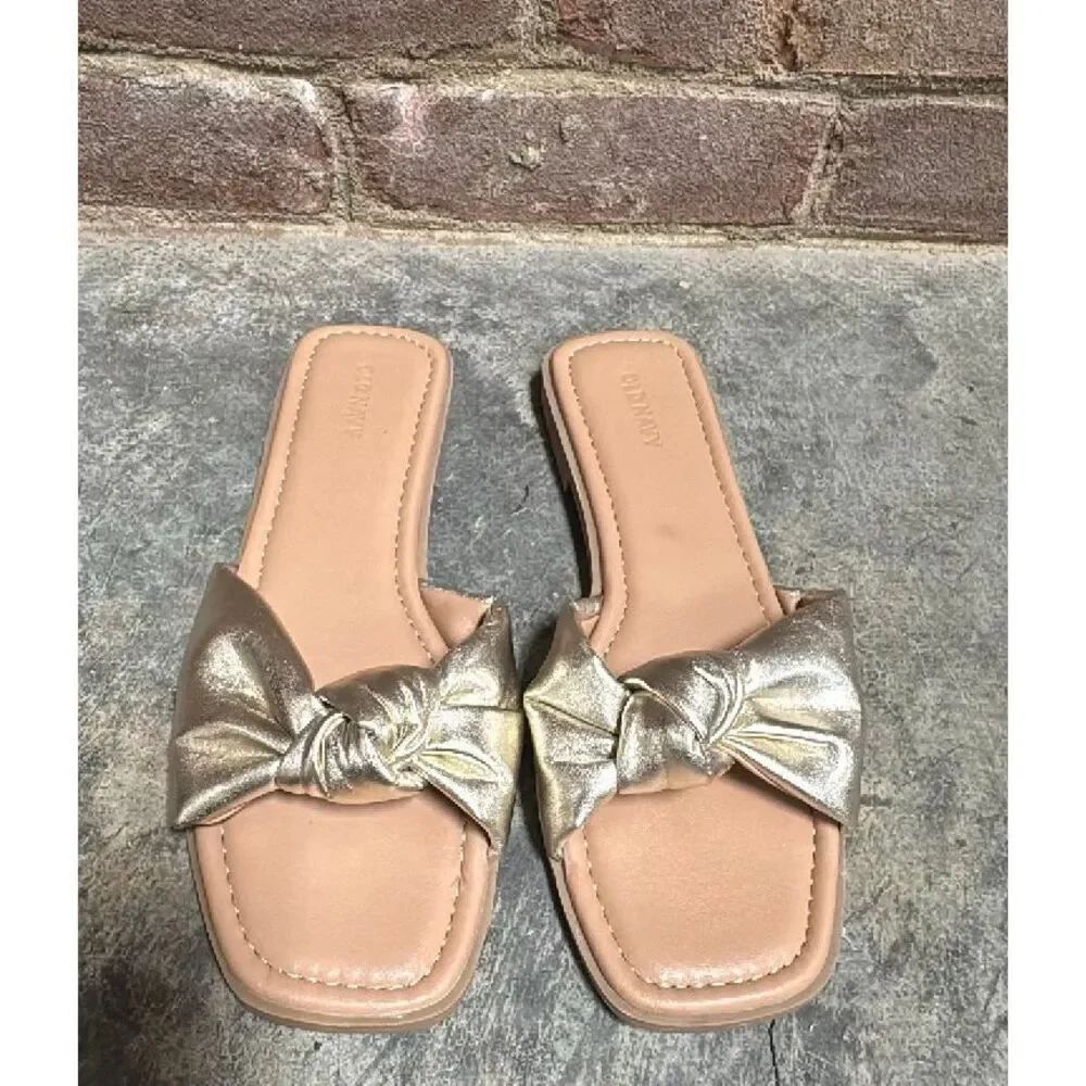 Old Navy Women’s Square Toe Golden Knotted Low Heel Flat Sandals Sz 8 NEW
